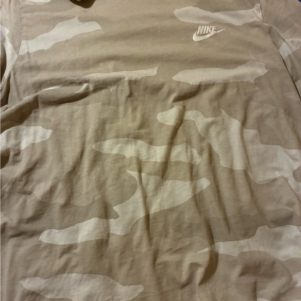Nike Tan and White Long Sleeve Tees
